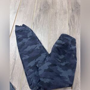 Lululemon Scuba Jogger/ Sweatpant 28”